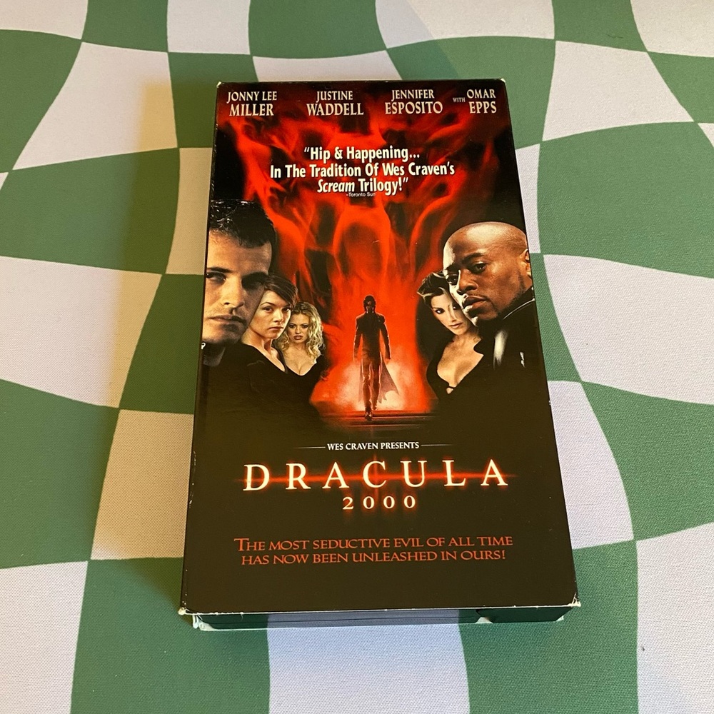 Vintage Y2K Dracula 2000 VHS Video Tape Wes Craven Movie Blockbuster Rental